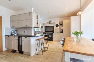 Photo 24- click for photo gallery